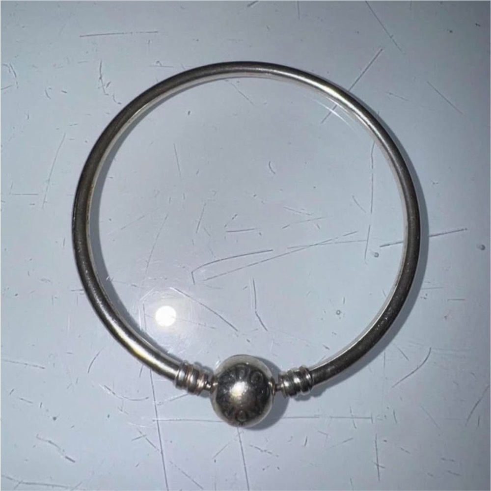 Elegant Silver Bangle Bracelet